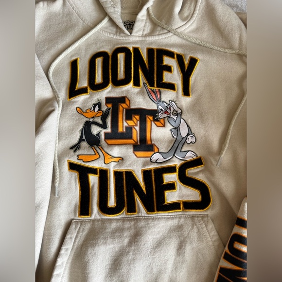 Men’s Looney Tunes Cream Hoodie - Picture 4 of 10